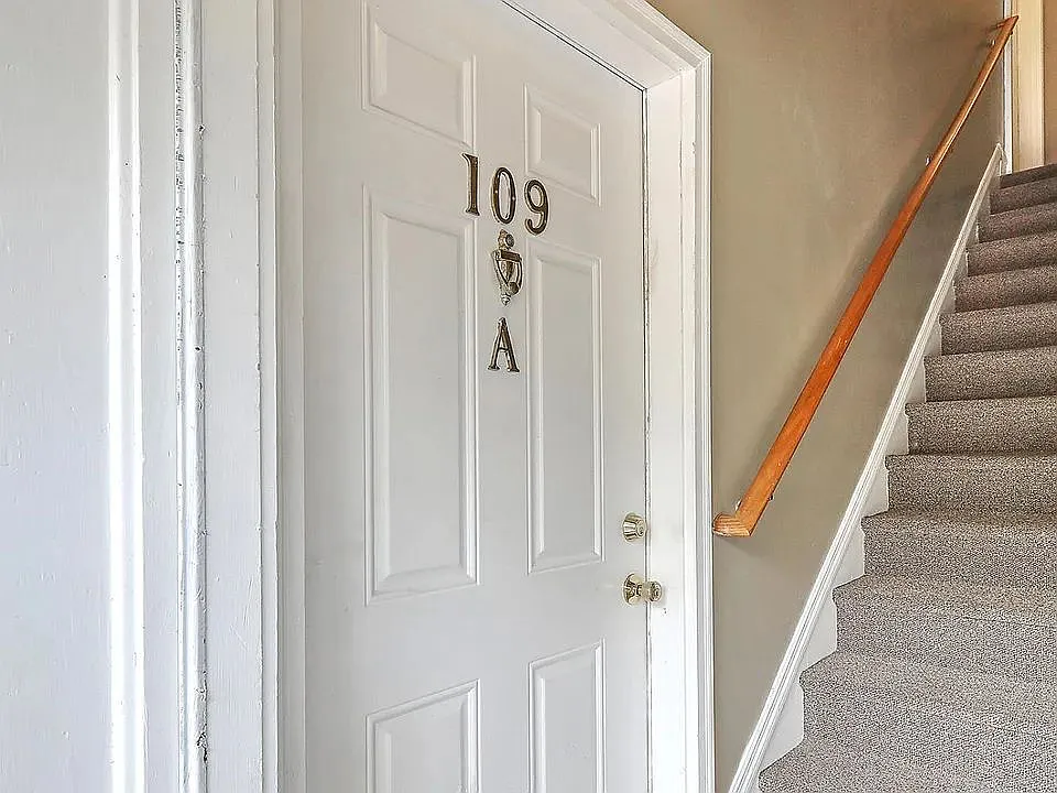 2 bed, 1.0 bath, 800 sqft, $1,350 — Photo 4