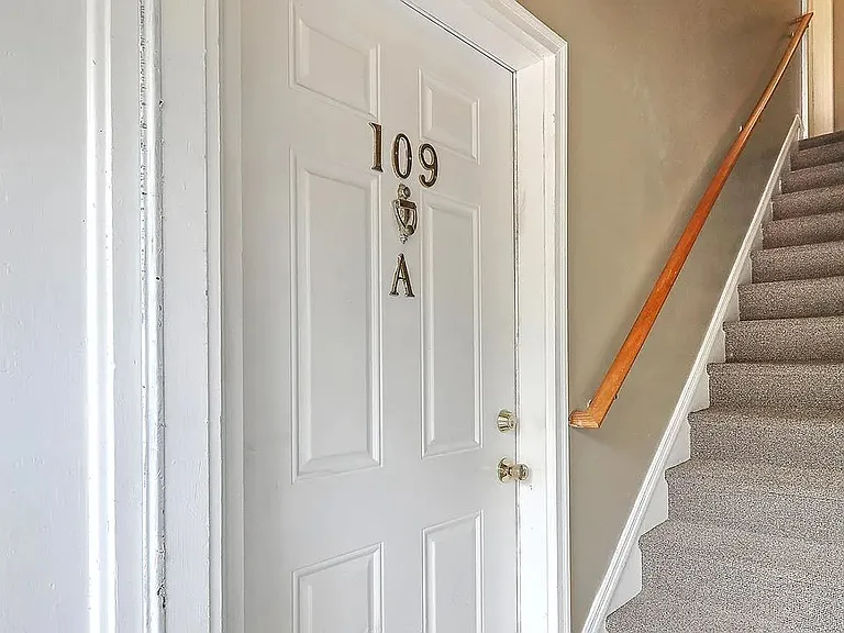 109 Elmwood Ave #A — Photo 4