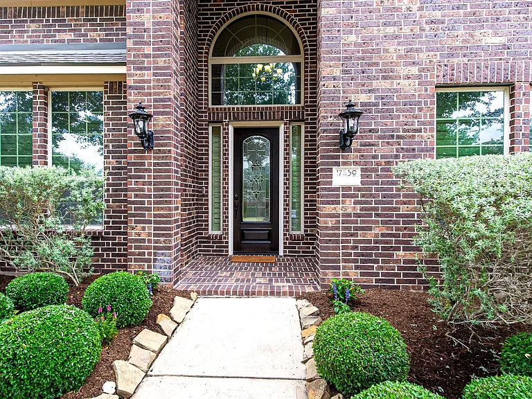17430 Aberdeenshire Dr — Photo 4