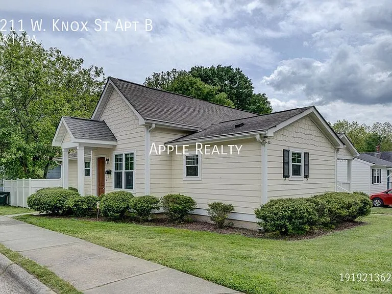 2211 W Knox St #B — Photo 12