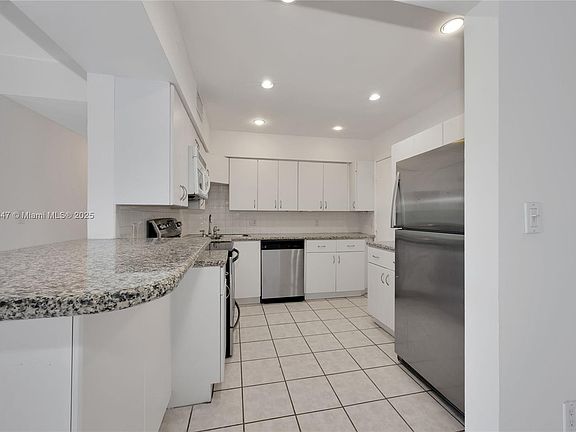 5th image of 1150 Madruga Ave APT B301