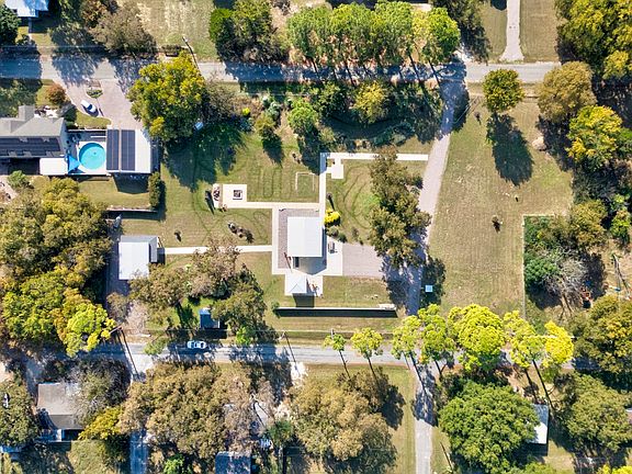 3rd image of 227 Newcastle Dr