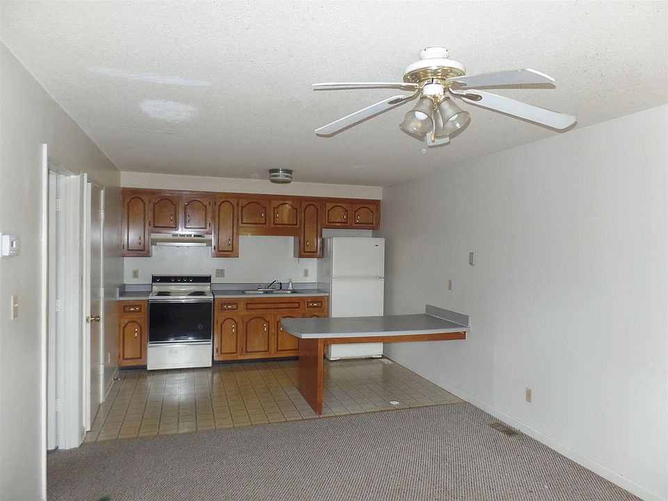 1st image of 1511 W Knollwood Cir APT B