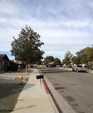 3rd image of 409 Gardenia Cir
