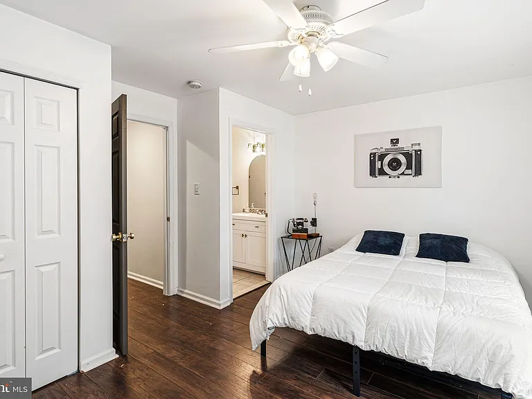 208 W Wildey St — Photo 21