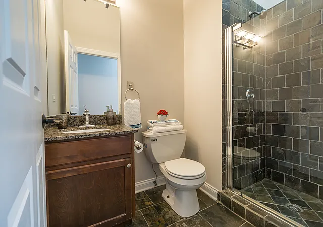 3440 N Narragansett Ave #2 — Photo 14