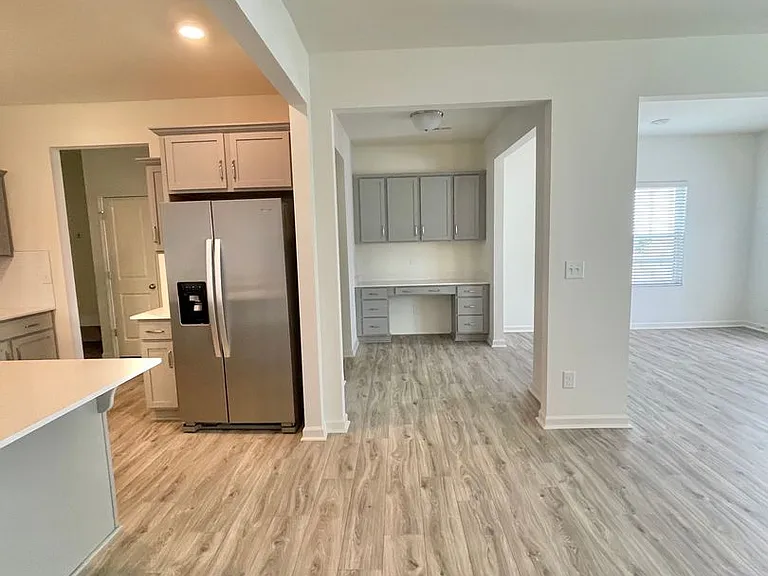 105 Luna Ln — Photo 3