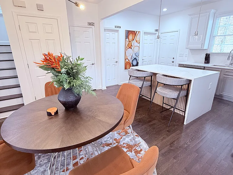 2395 Saint James Dr NW — Photo 7
