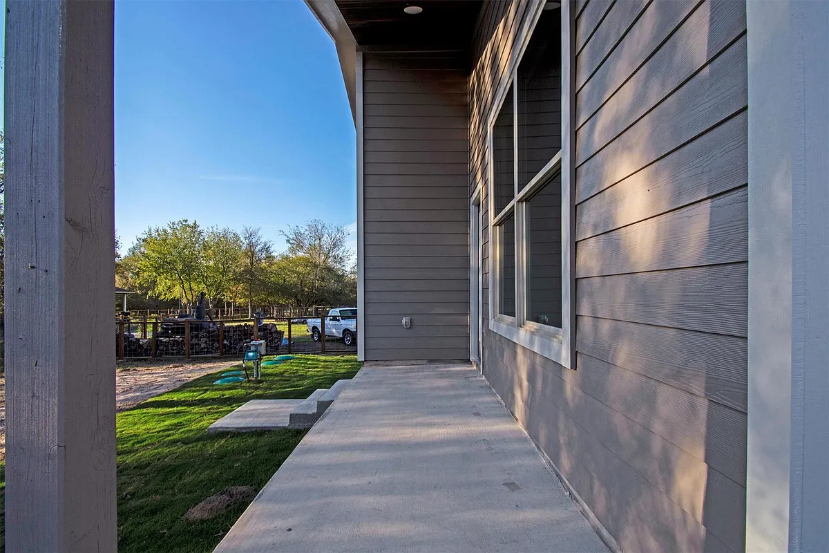 Building Photo - 151 Kawainui Ln