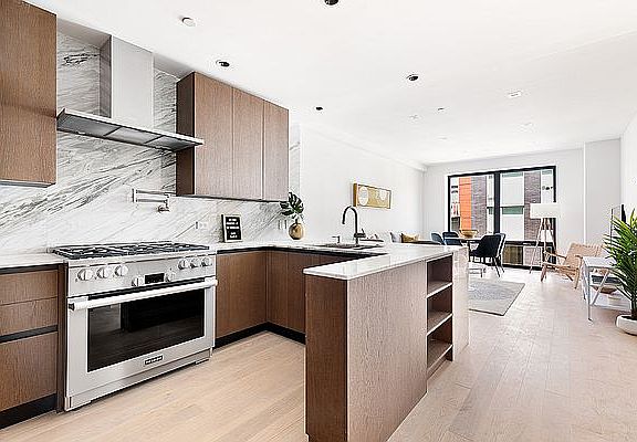 4th image of 436 E 13th St #46
