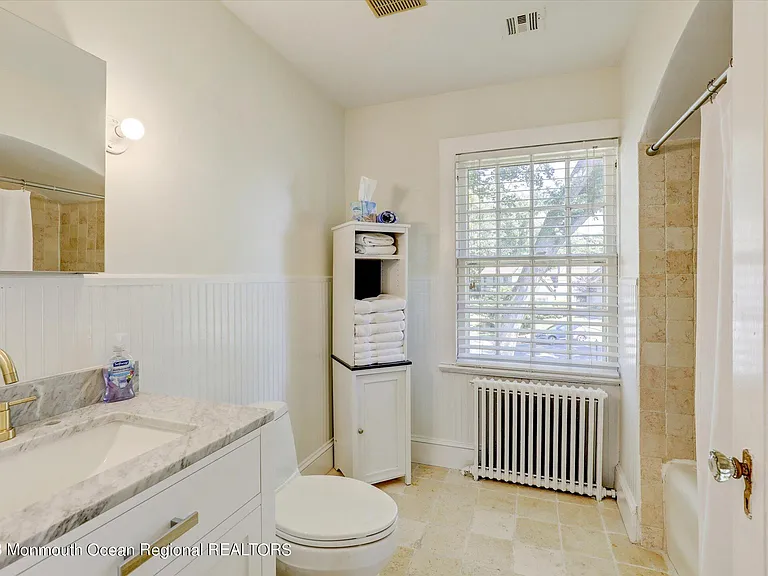 570 N Edgemere Dr #A — Photo 29