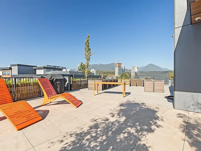 1550 Oxford St — Photo 29