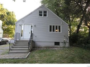 7 Springdale Ct, Norwalk, CT 06850