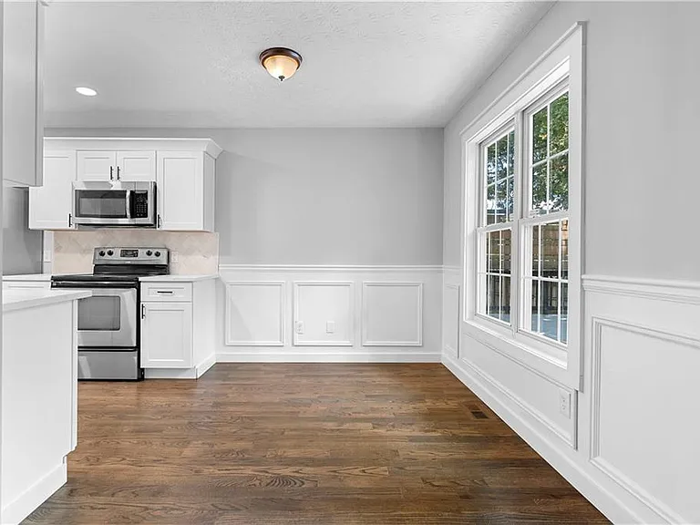 141 Poplar Way — Photo 12