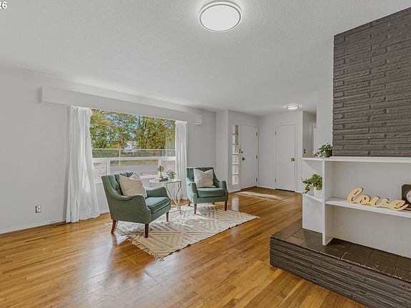 3rd image of 2764 Columbia Blvd