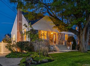 61 S Bay Avenue, Massapequa, NY 11758