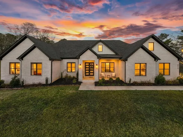 3915 Orchard Ln, Conway, AR 72034