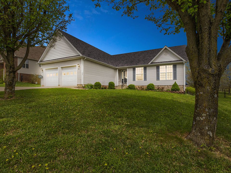 1st image of 903 Equestrian Way