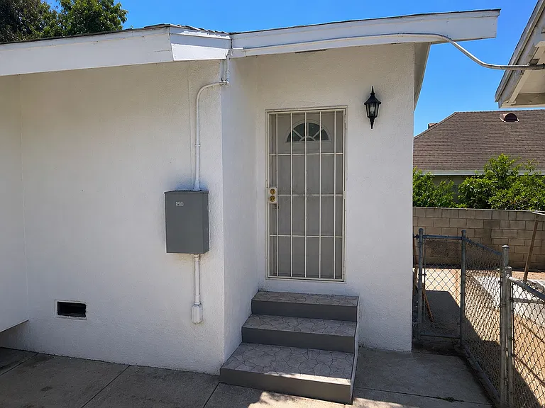 1470 Murchison St — Photo 8