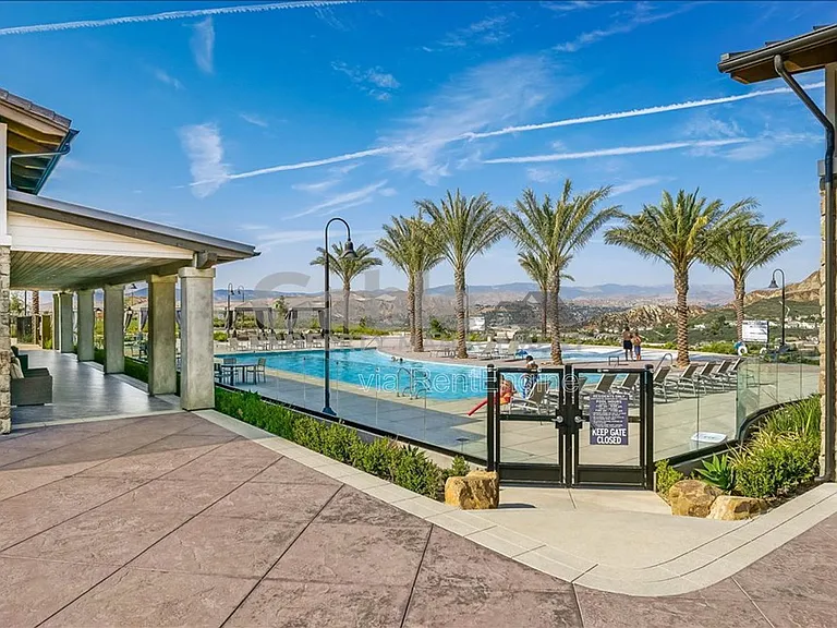 17952 Spire Ct — Photo 35