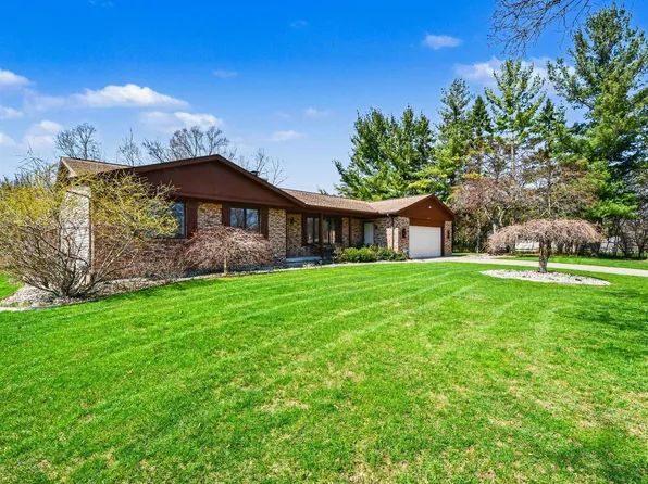 1247 Camille Dr SE, Kentwood, MI 49546