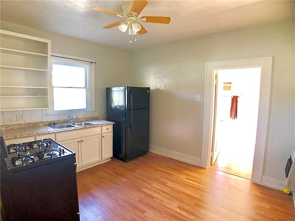 5th image of 1303 Newton St #A