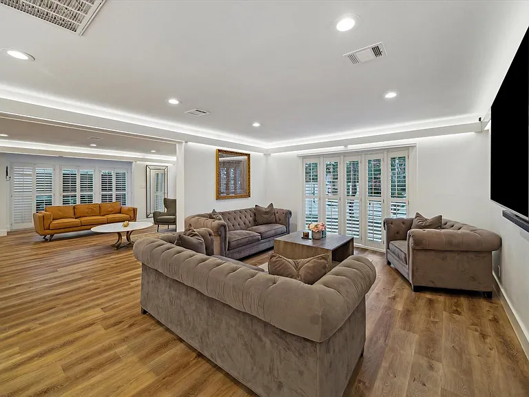 6321 Deerwood Rd — Photo 9