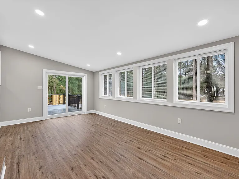 1392 Stokes Rd — Photo 15