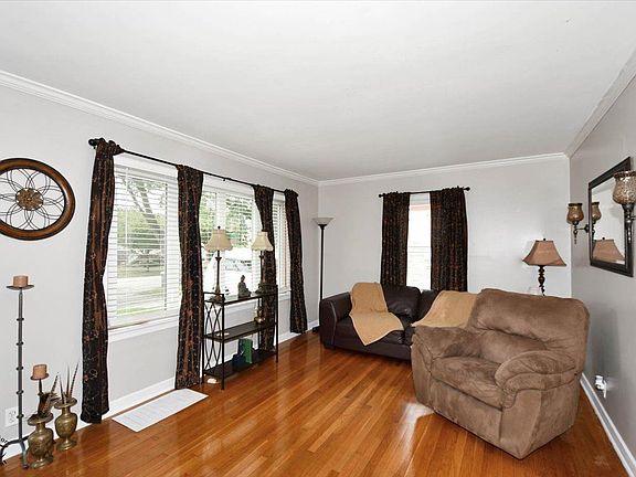 3rd image of 5368 W 91st St