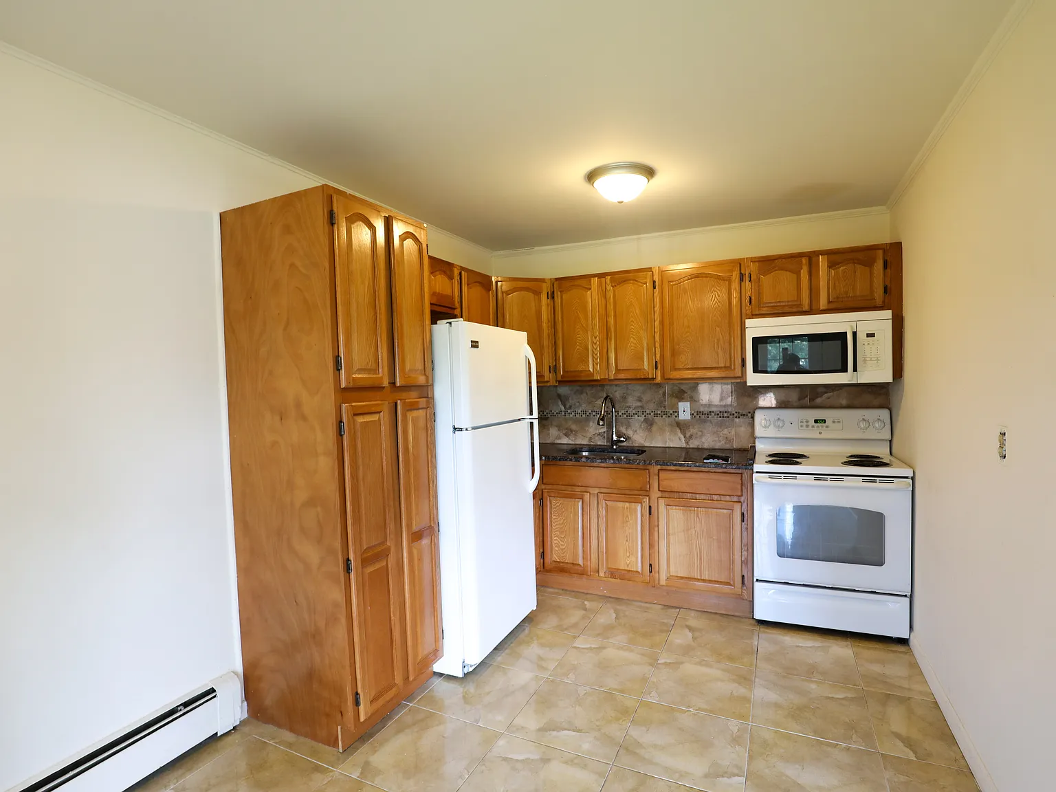 1 bed, 700 sqft, $1,650 — Photo 3