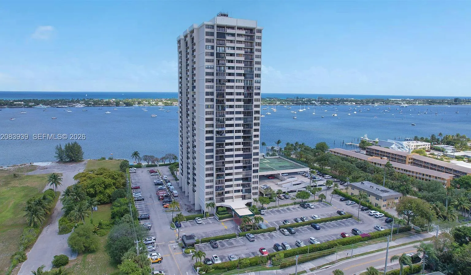 Palm Beach House Condo — Photo 2