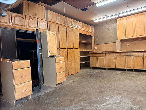3rd image of 12315 Pomering Rd