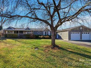 4598 Pruett Dr, Morganton, NC 28655