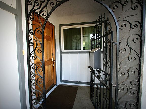 5th image of 1725 Darcy Dr