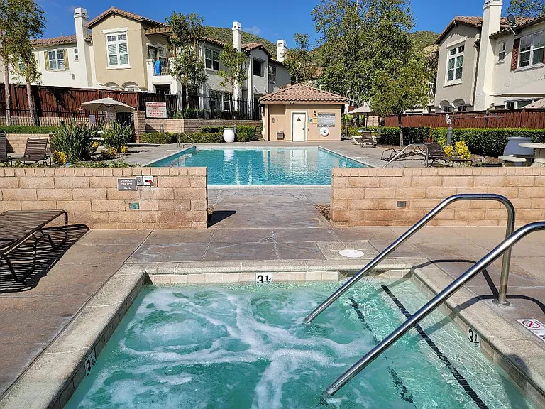 15431 Park Point Ave #102 — Photo 31