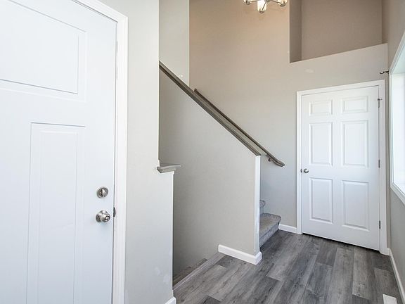 3rd image of 2042 12th St W