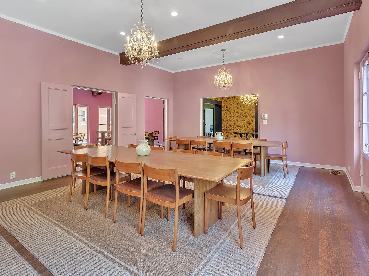 12 bed, 11000 sqft, $1,850 — Photo 4