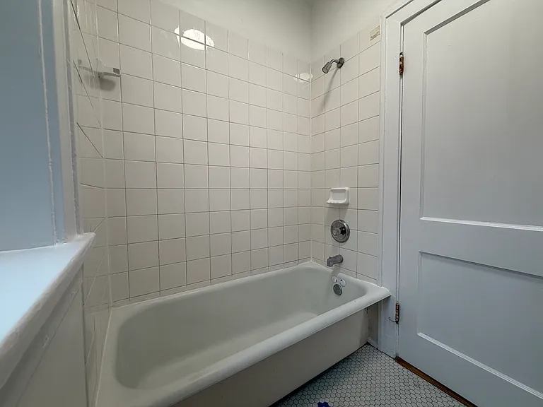 3704 Fairview Ave #2W — Photo 37