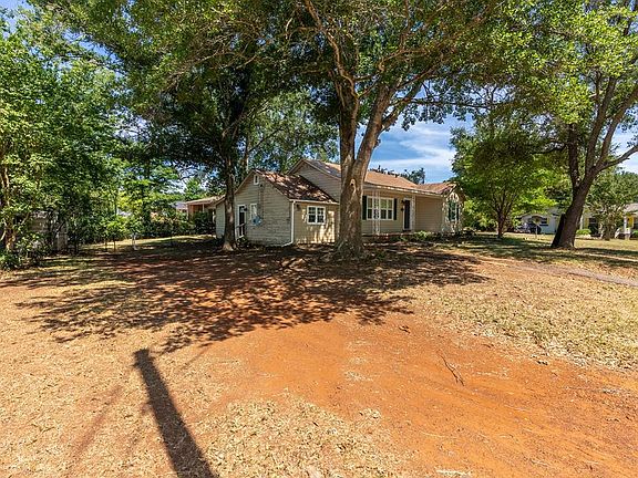 2nd image of 1318 Oakdale Dr