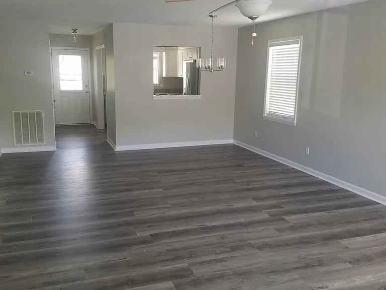 Long View Dr — Photo 3