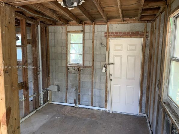 jacksonville-florida-154611076 picture