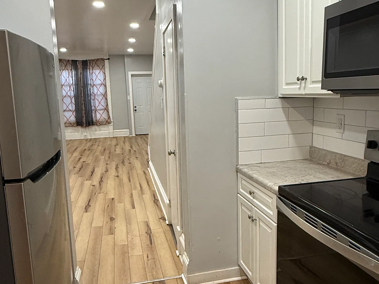 6 bed, 1760 sqft, $1,900 — Photo 4