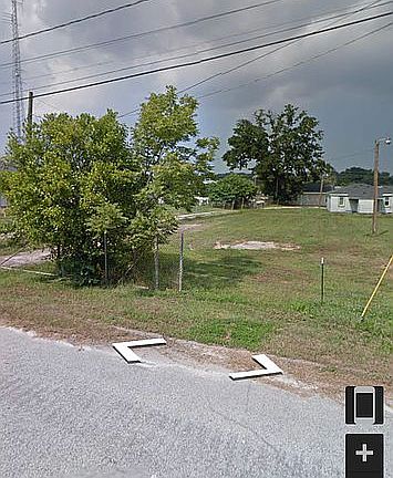 2nd image of 131 E Railroad St