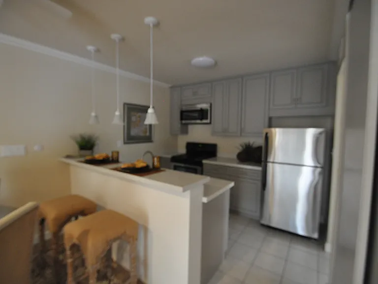 Oak Park Manor — Photo 39
