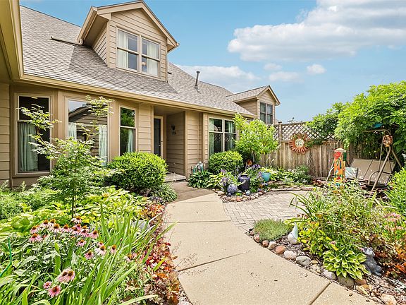 2nd image of 1936 Maple Cir
