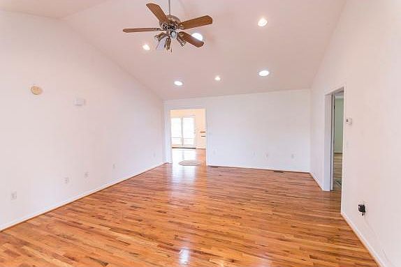 5th image of 17983 Glenwood Dr