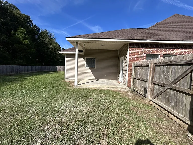 23983 Terrace Ave — Photo 25