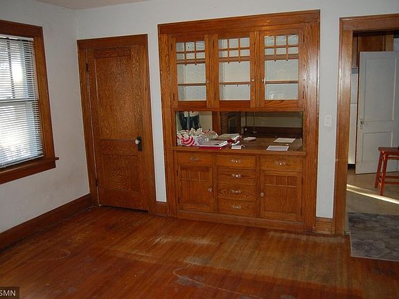 3rd image of 375 Snelling Ave S