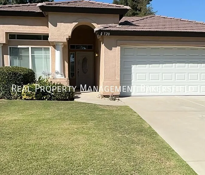 520 Windsor Park Dr — Photo 2