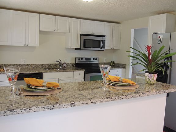 Kitchen Breakfast Bar